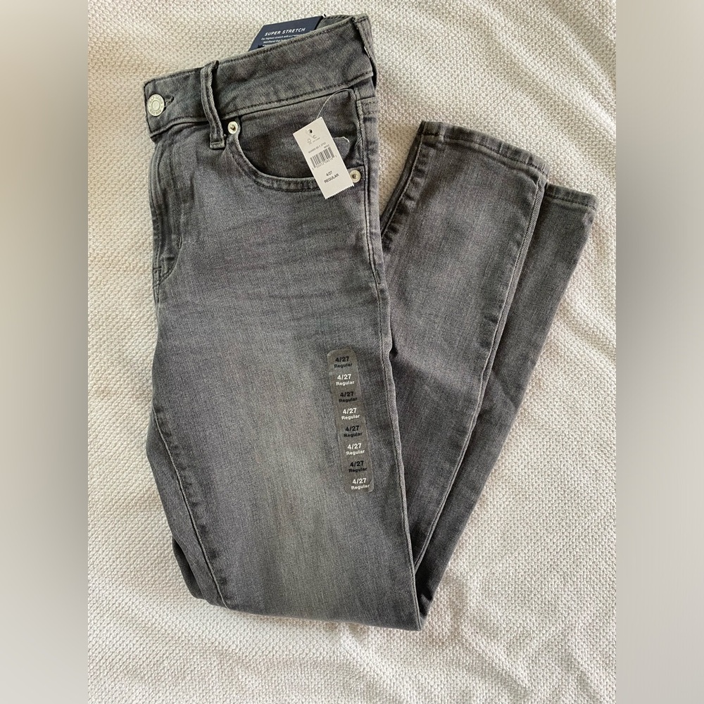 NWT GAP Super Stretch Universal Legging in Grey Lava  size 4/27